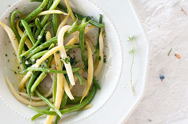 Garlic green beans