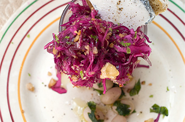 Red cabbage salad